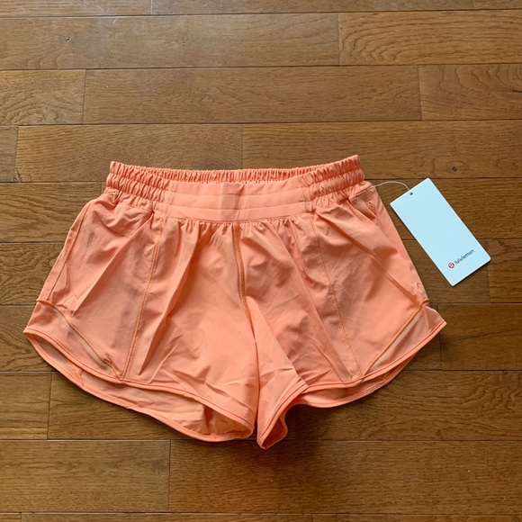 🍑LULULEMON HOTTY HOT LR SHORT 4”-GOLDEN APRICOT🍑 - Picture 2 of 13